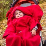 Baby Gadgets Deka s rukávmi pre deti Baby Wrap Active - červená